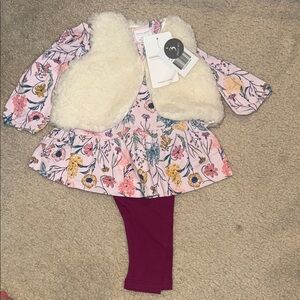 NWT Floral Baby Outfit with Vest and Leggings Size 6 months
